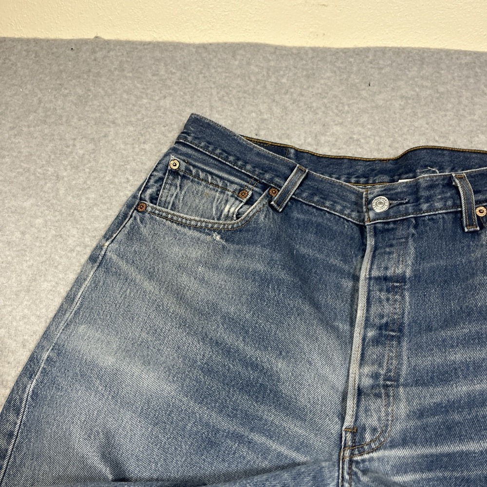 Vintage Levis Jeans Mens 34x28 Blue 501xx Straight Button Fly 90s Raw Hem Light - Picture 7 of 16